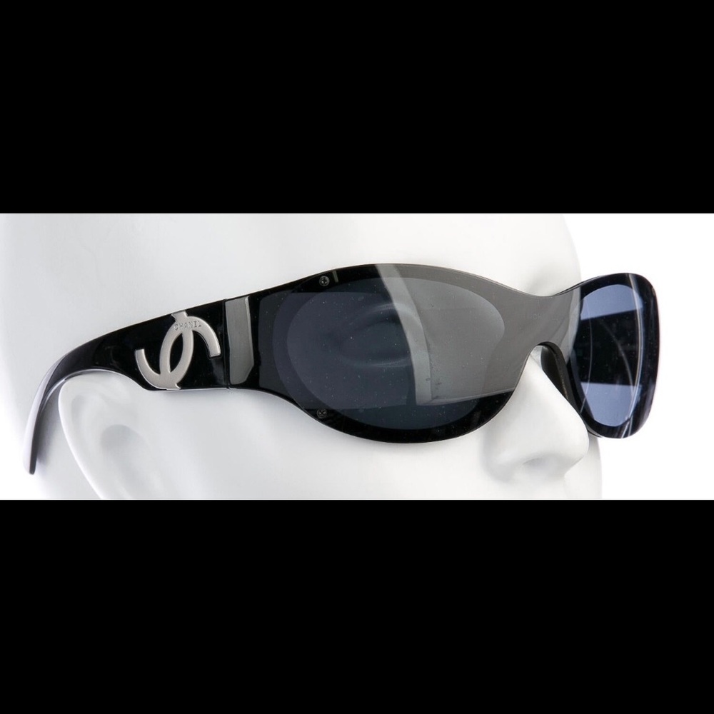 CHANEL Black Sunglasses with Silver Logo